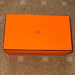 Hermès Orange shoe box women’s size 7
